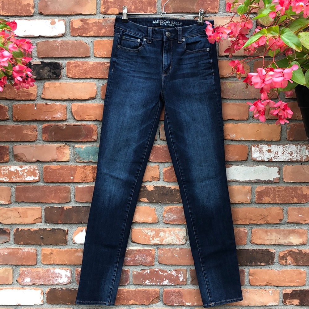 American Eagle Hi-Rise Straight